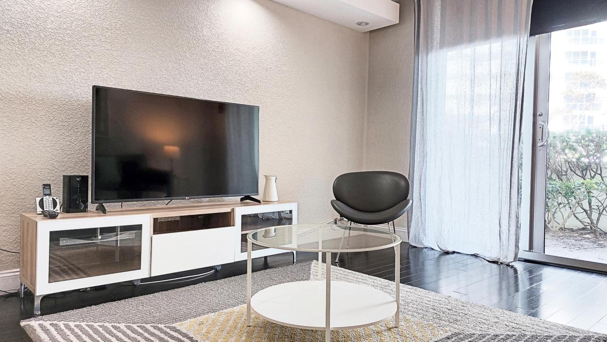 The Tides-1 Bedroom Apartment Ground Floor Hollywood Exteriör bild